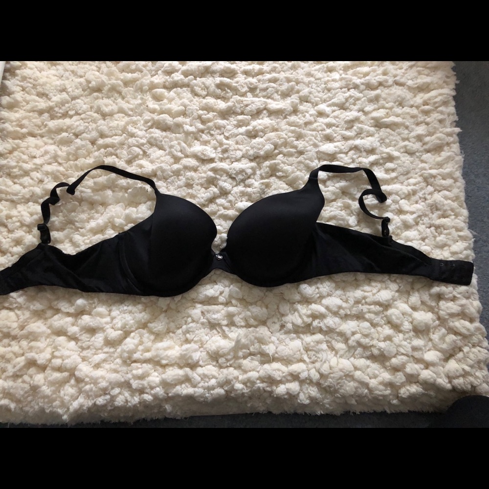 Victoria’s Secret bra 36C